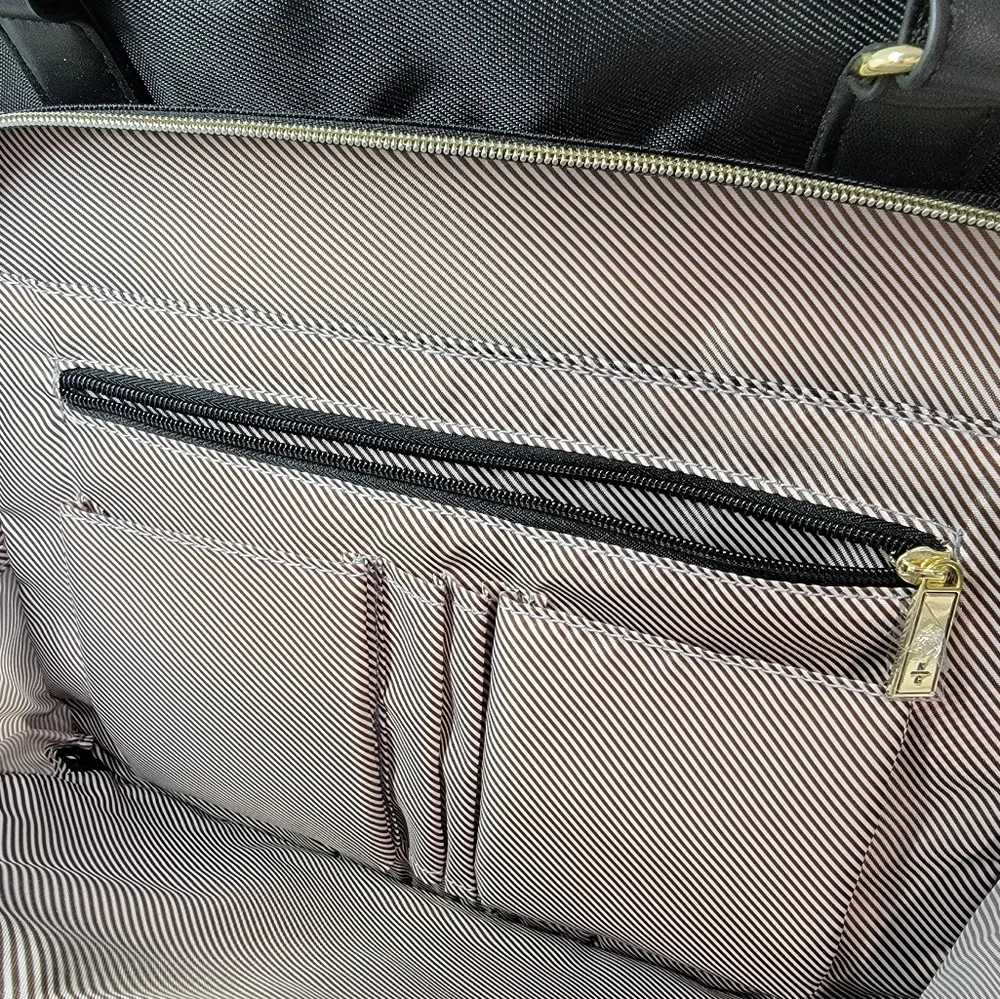 Kenneth Cole Reaction Chelsea Messenger Bag - Picture 6 of 9